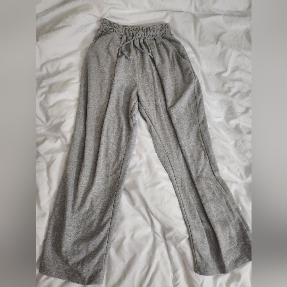 Long grey sweatpants (s)